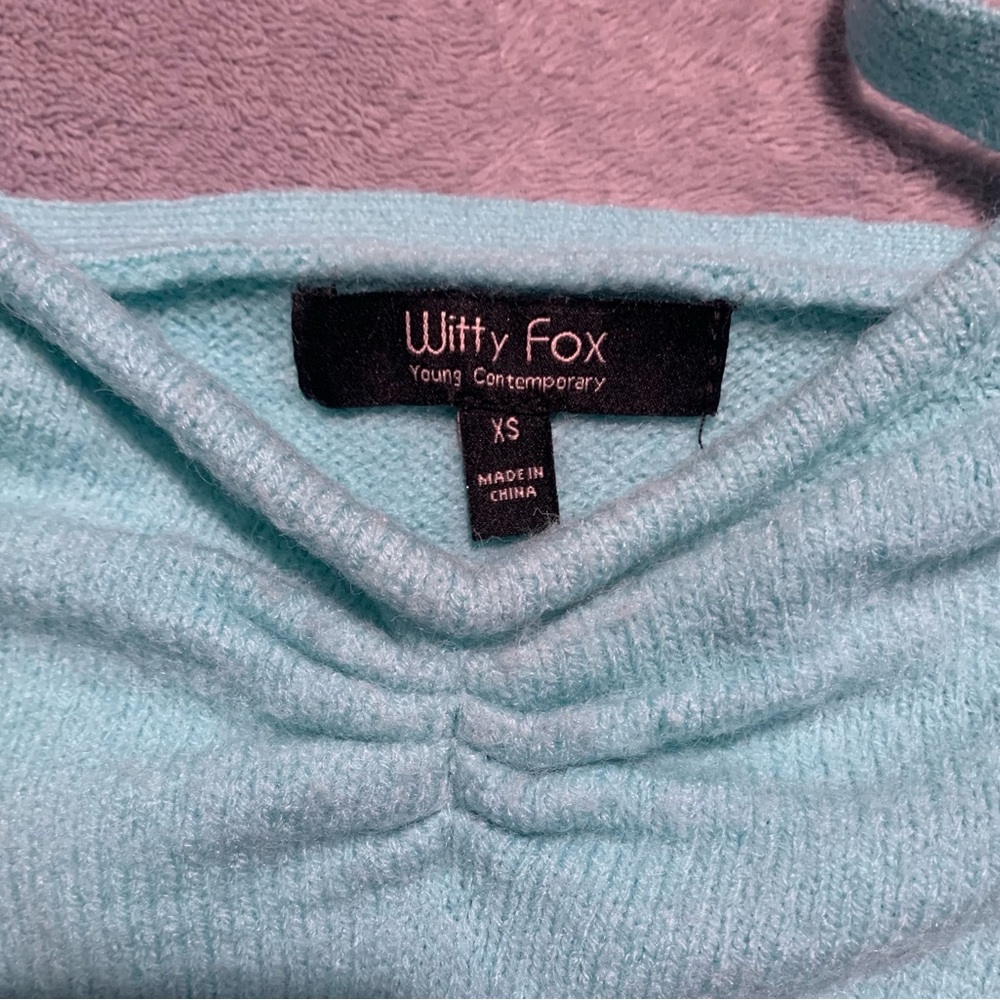 Witty Fox Crop Tops - Picture 3 of 3